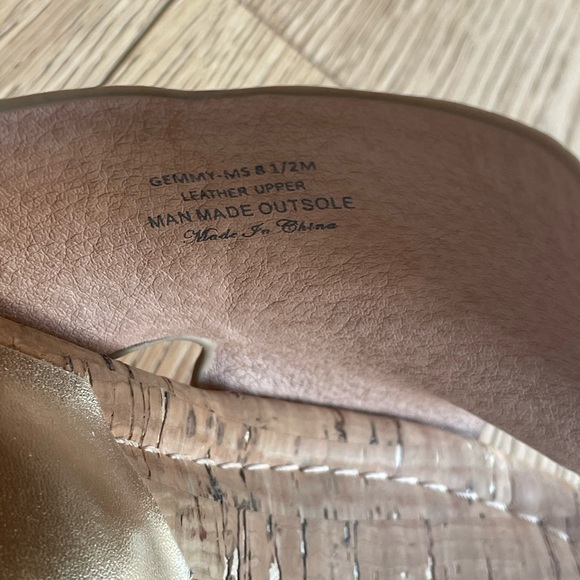 New Donald J. Pliner gold Gyer Wedge Sandals - Picture 9 of 9